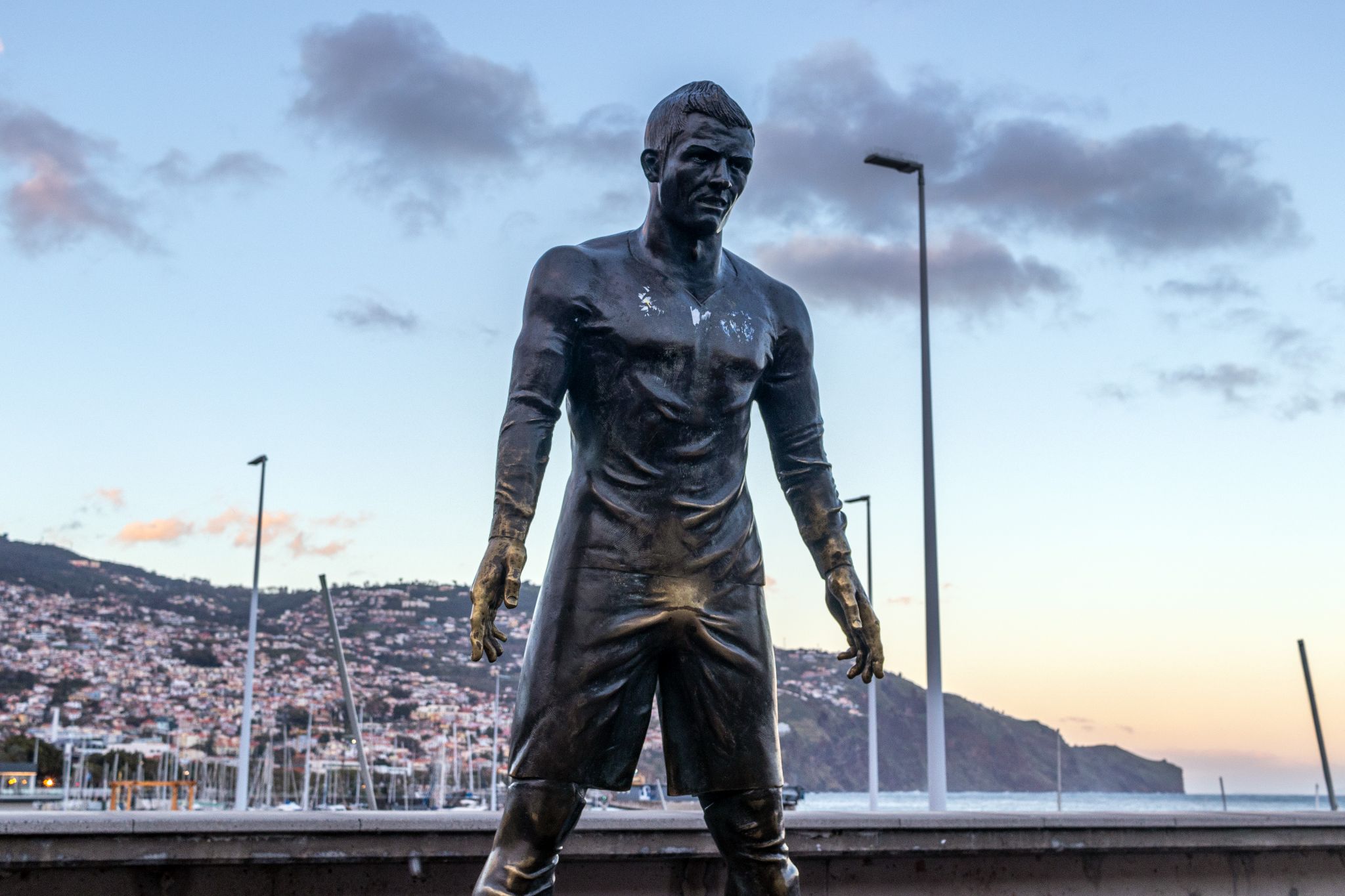 Cristiano-Ronaldo-Statue im Hafen von Funchal, Madeira