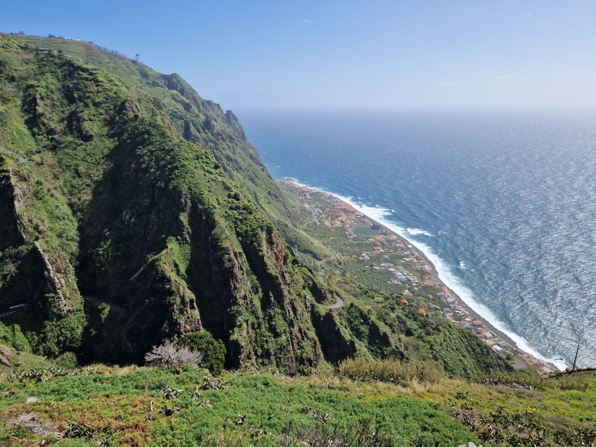 Grüne Klippe bei Paul do Mar, Madeira