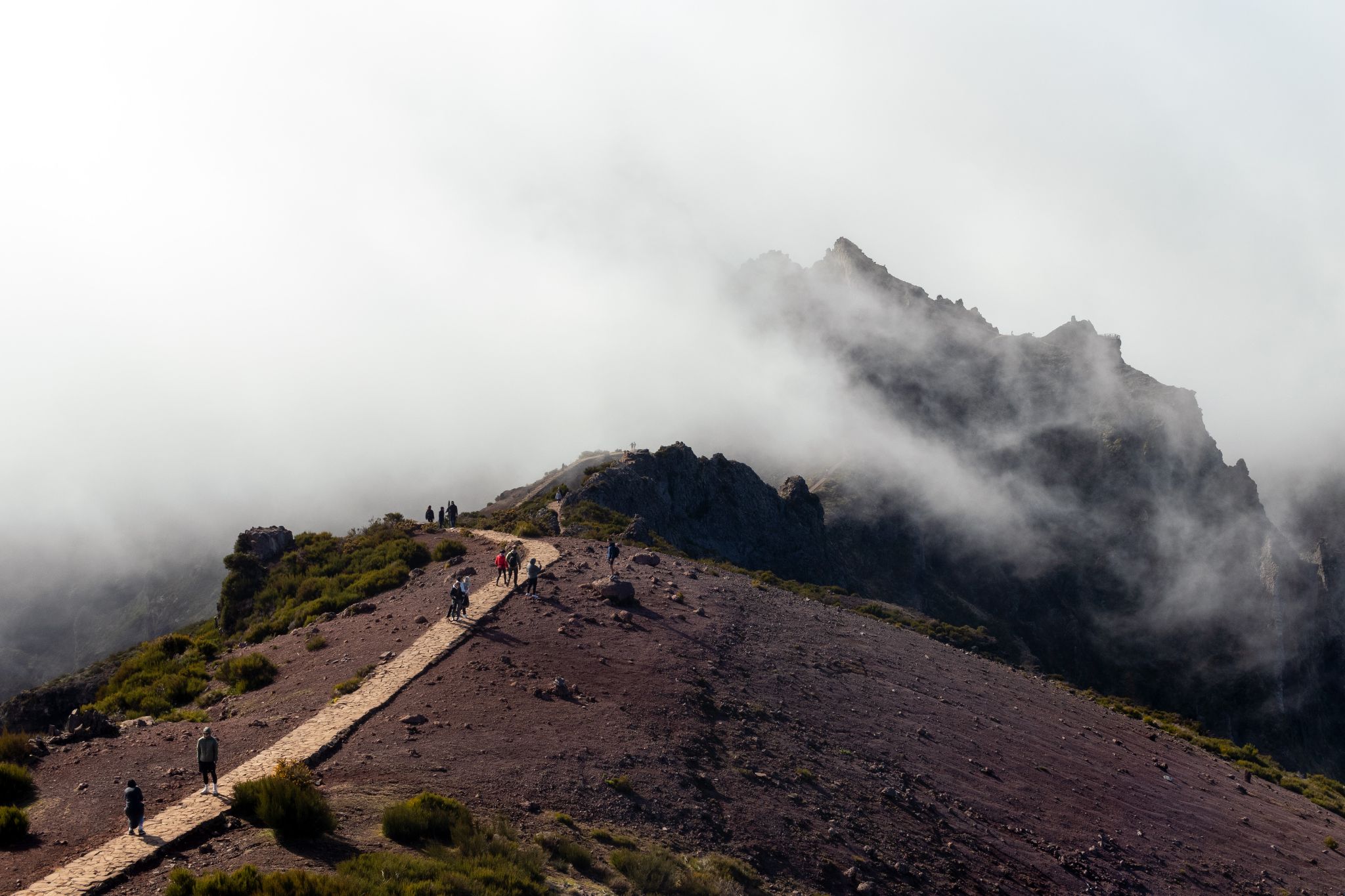Nebel auf Wanderwegen am Pico do Arieiro