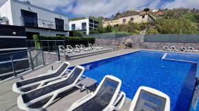 Pool von Sunset Cliff Villas, Madeira