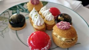 Selektion an Pralinen zum Afternoon Tea, Reids Palace Hotel, Funchal, Madeira