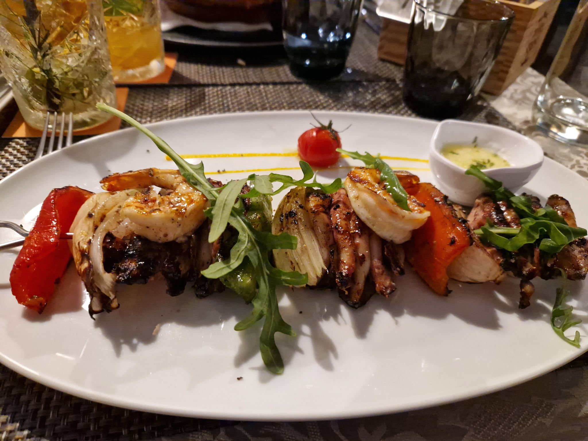 Squid Skewer mit Garnelen im Muralha Terrace Restaurant, Madeira