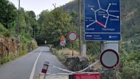 Gesperrte N338 zwischen Manteigas und Covilha, Portugal