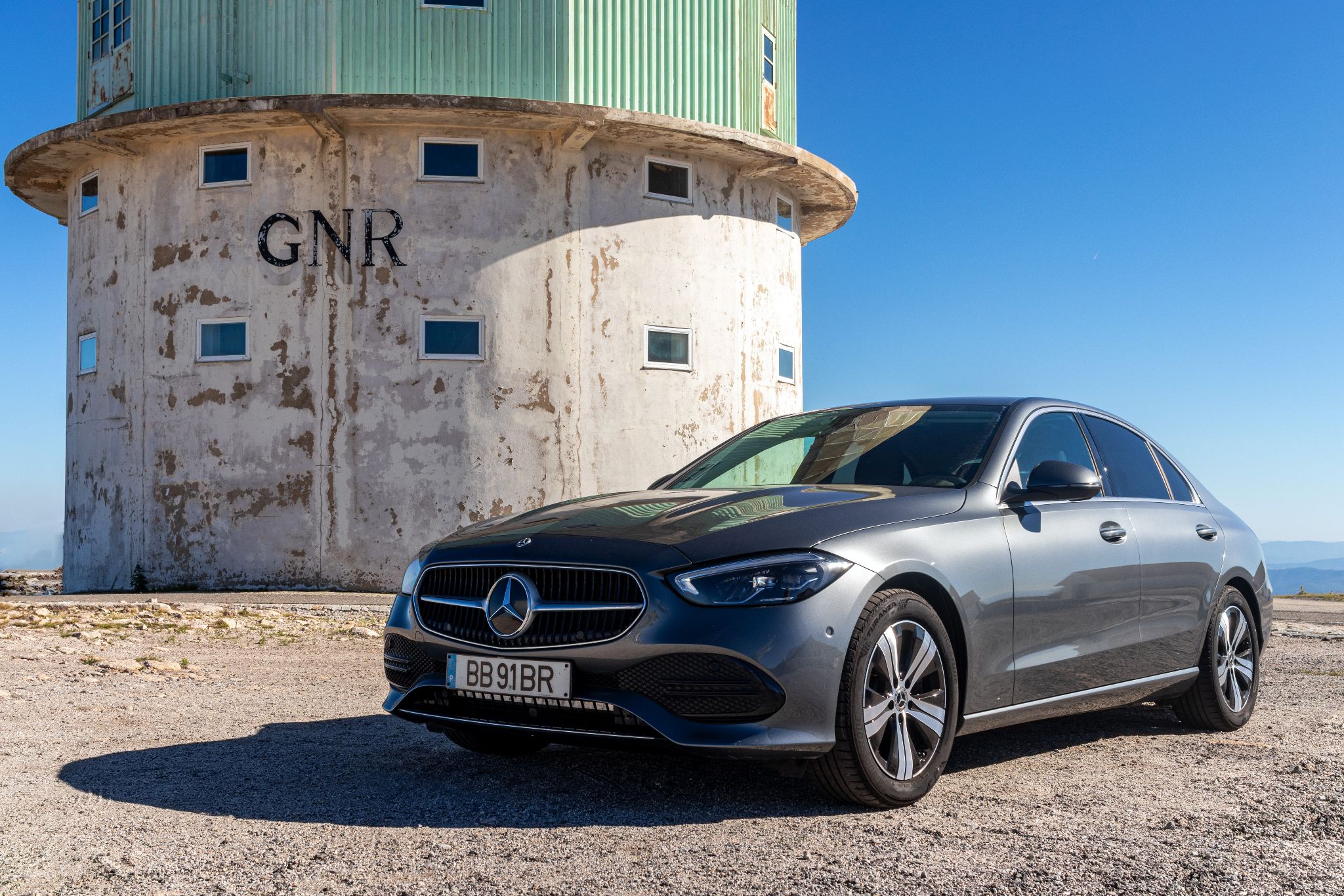 Mercedes-Benz C-Klasse Limousine auf dem Torre, Portugal