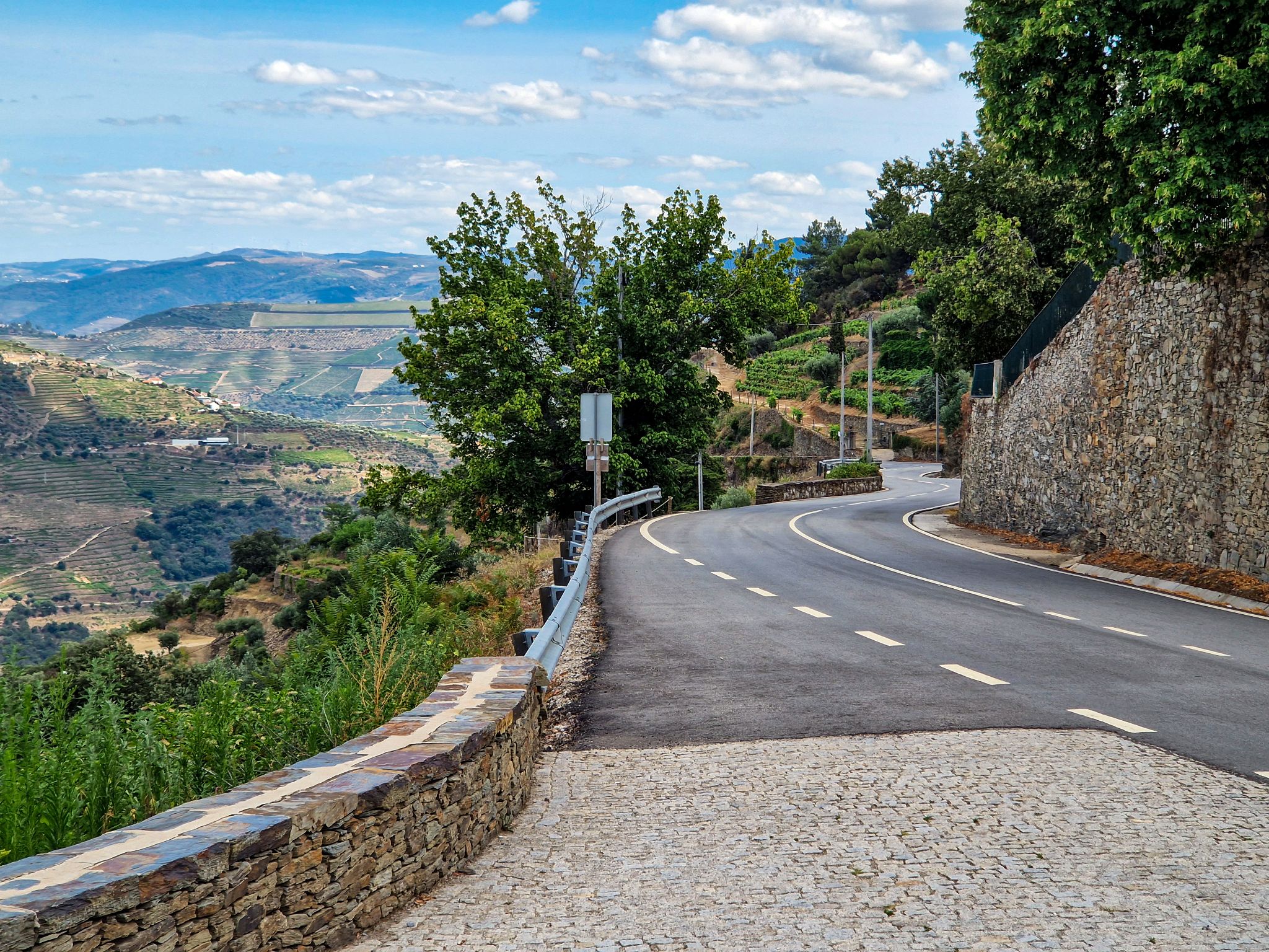 N323 im Hinterland des Dourotals, Portugal
