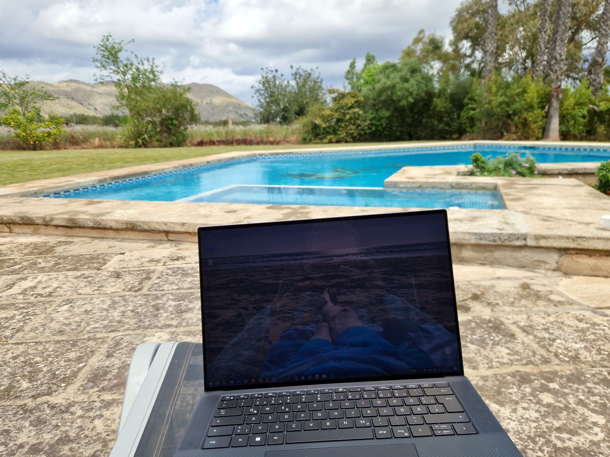 Arbeiten am Pool, Mallorca