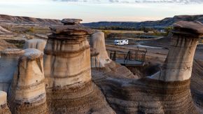 Hoodoos - Pilzförmige Felsformationen in Alberta, Kanada