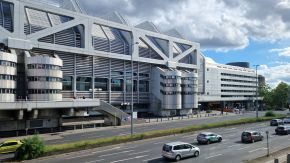 Raumschiff ICC von der Seite, Berlin