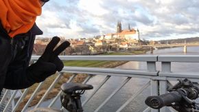 Robert mit eBike in Meißen auf Brücke