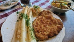 Spargel, Schnitzel und Bratkartoffeln in der Kaxdorfer Schenke, Herzberg