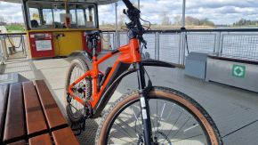 eBike auf der Elbfähre, Dresden
