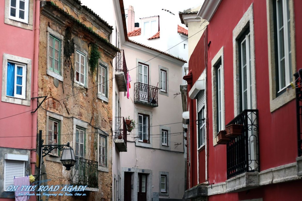 Farbenfroh trifft auf farblos in Lissabon