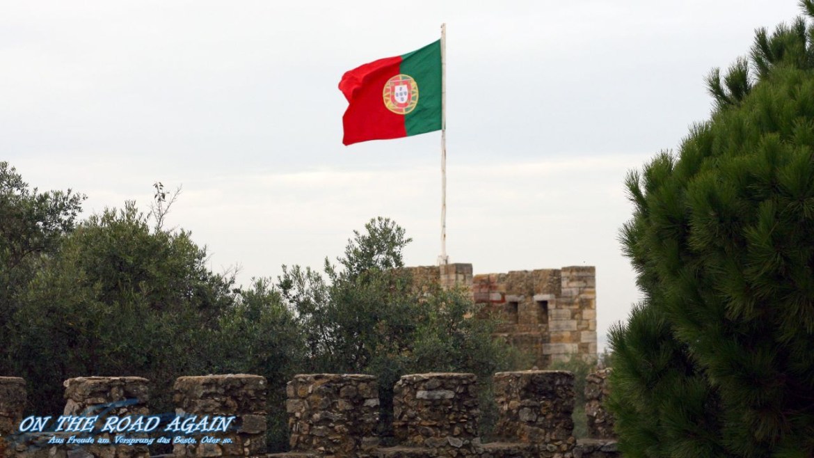 Portugisische Flagge am Castelo Sao Jorge