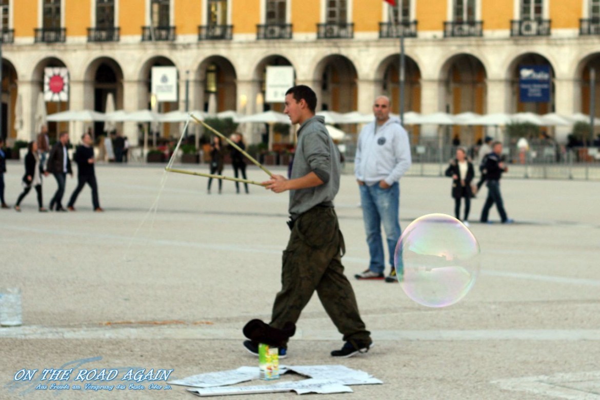Seifenblase am Praca do Comercio Lissabon