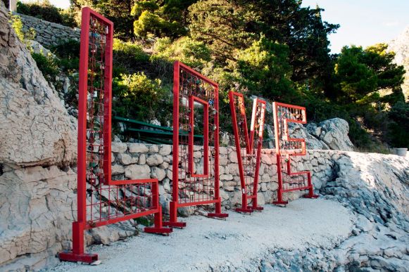 LOVE in Drvenik, Kroatien