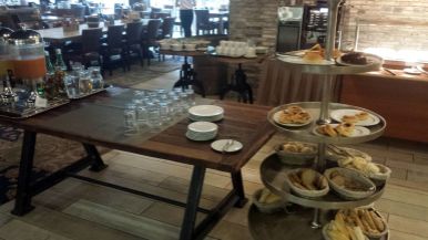 Brötchen und Saft Frühstück Hotel Loft