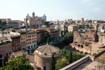Blick auf die Altstadt vom Forum Romanum