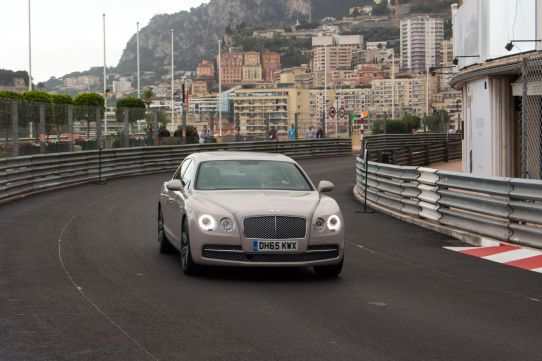 Bentley auf der Rennstrecke in Monaco