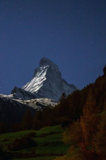 Matterhorn bei Nacht Hochformat