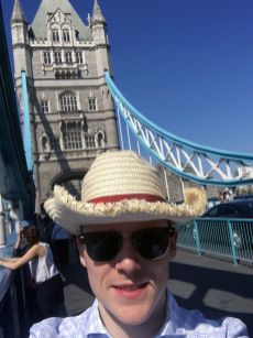 Thomas an der Tower Bridge