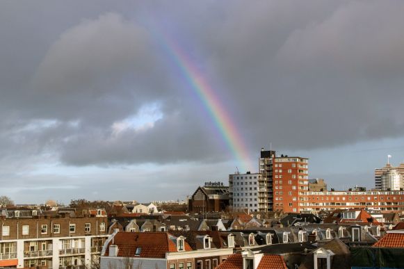 Regenbogen über Amsterdam