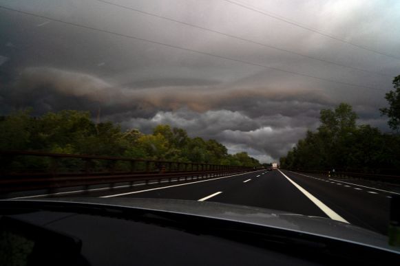 Sturm auf italienischer Autobahn in Venetien