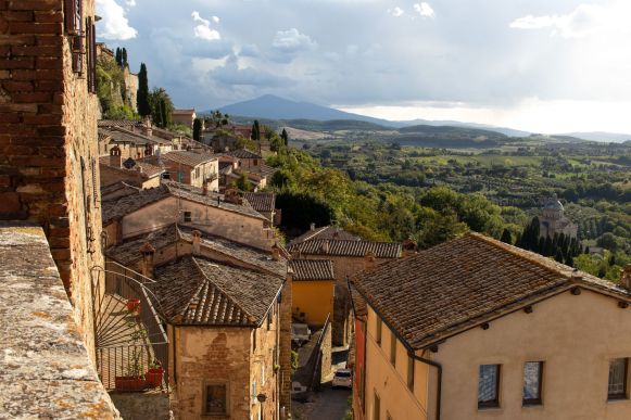 Blick auf die Toskana von Montepulciano aus