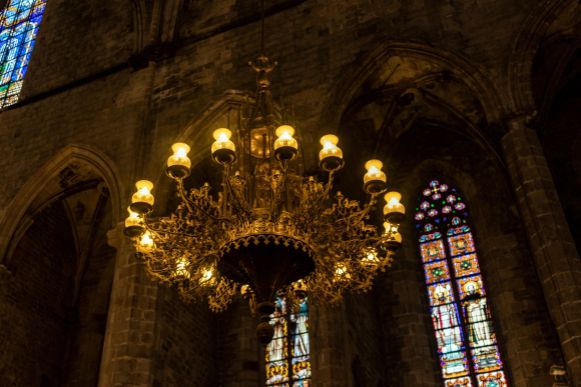 Kronleuchter in der Santa Maria del Mar, Barcelona
