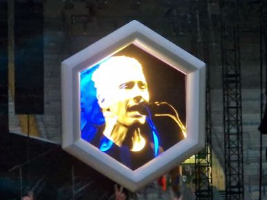 Farin Urlaub auf der Leinwand beim Ärztekonzert 2022 in Dresden