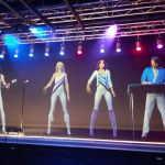 ABBA Hologramme auf der Bühne im Museum, Stockholm