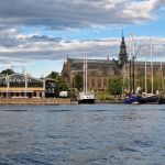 Nordisches Museum und Junibacken vom Wasser aus gesehen, Stockholm